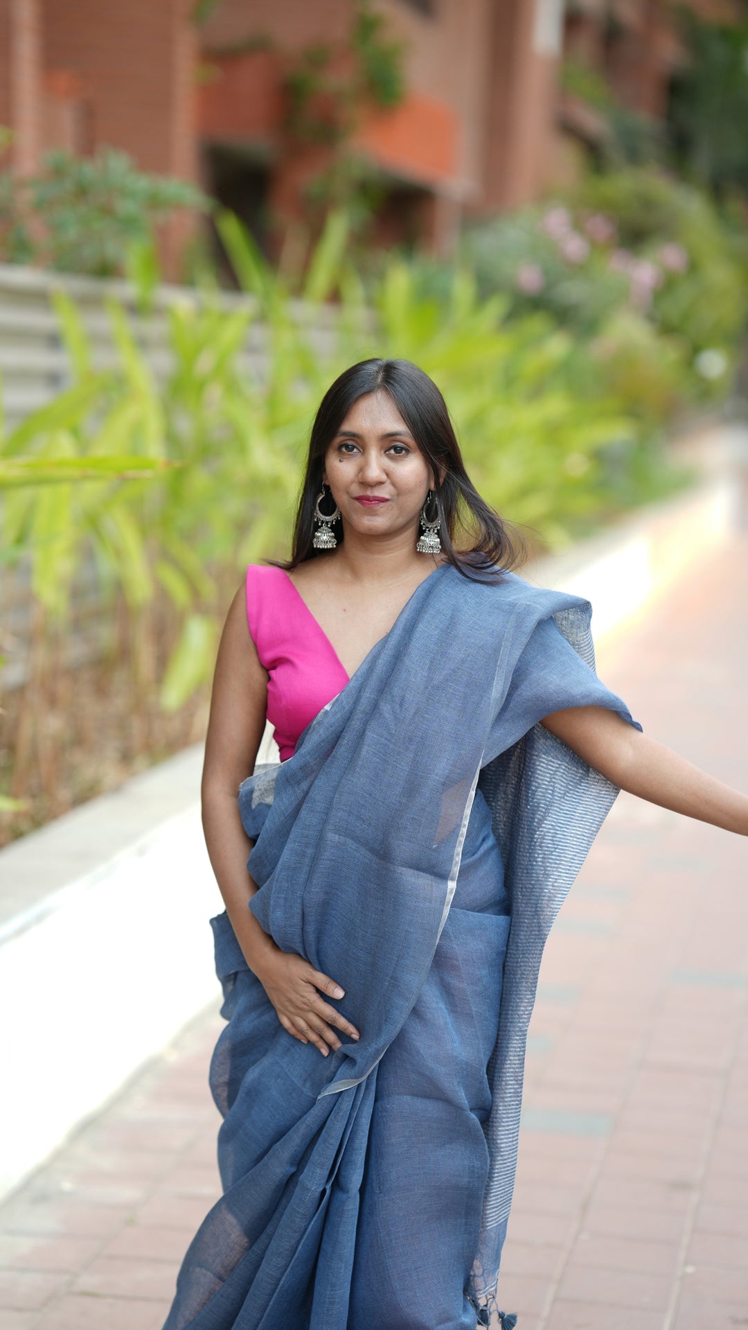 Aasmani Neel Linen (Saree)