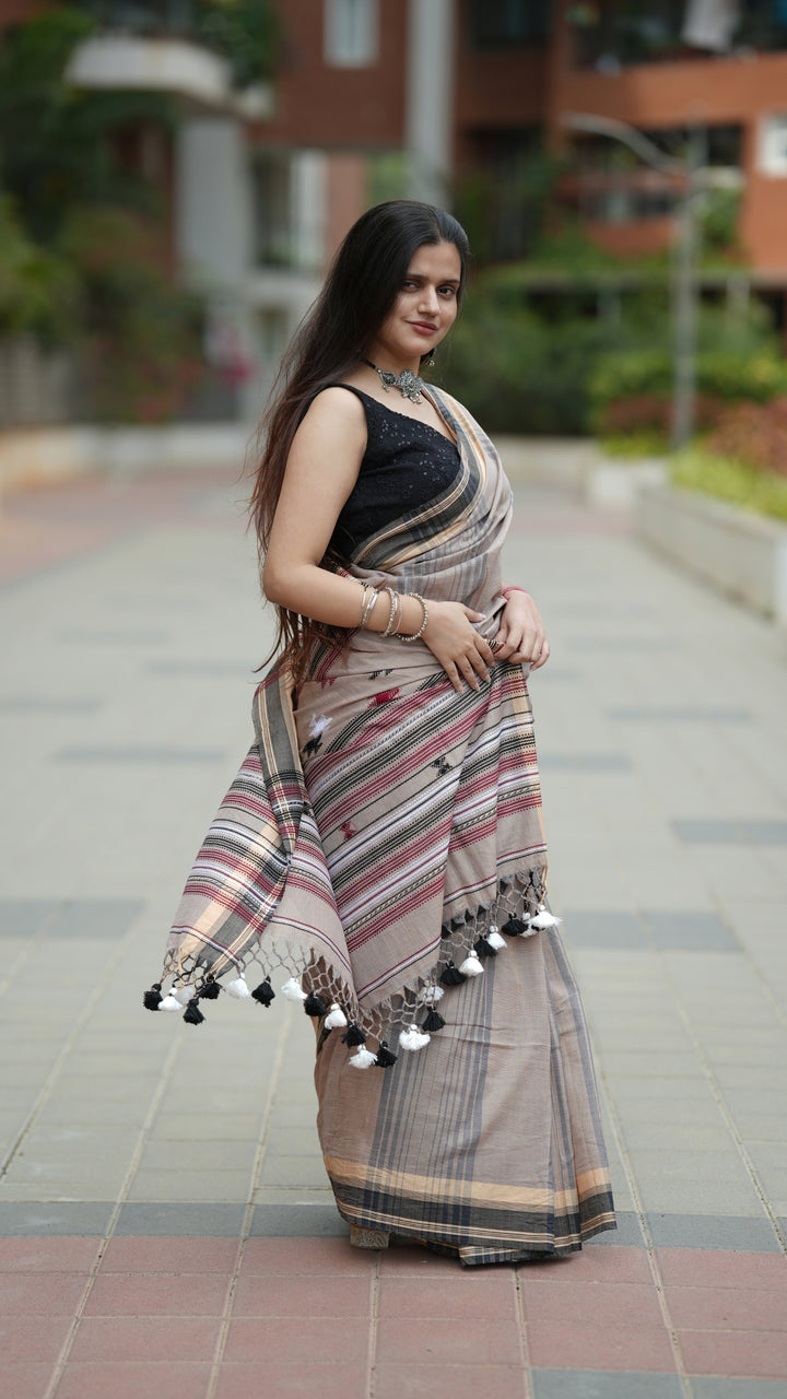 Chandan Kajal Bujodhi (Saree)