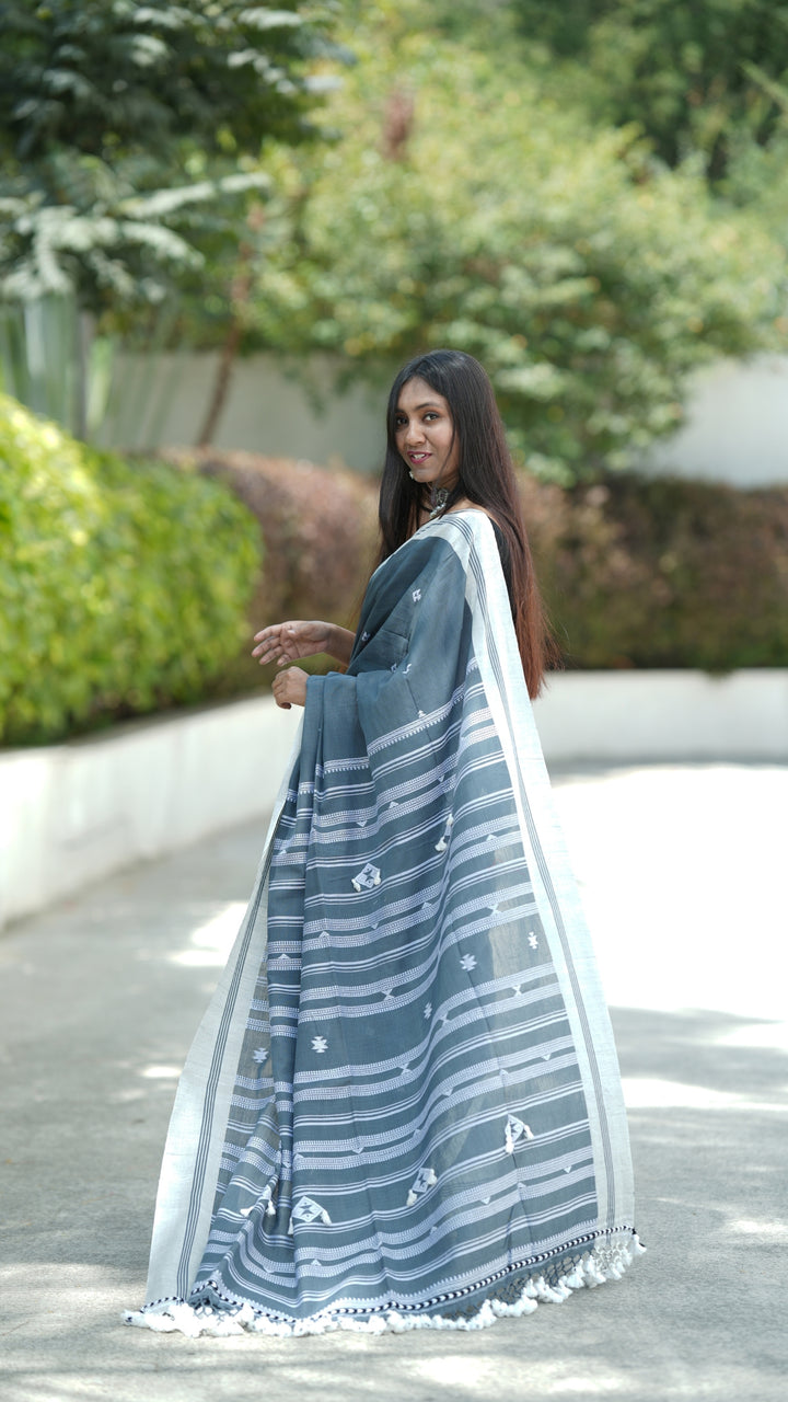 Chhayachit Bujodhi (Saree)