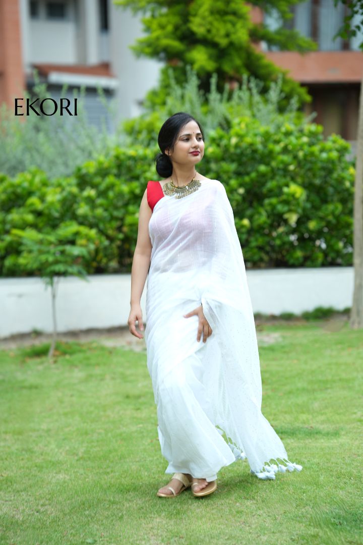 Shimmering Snow (Saree)