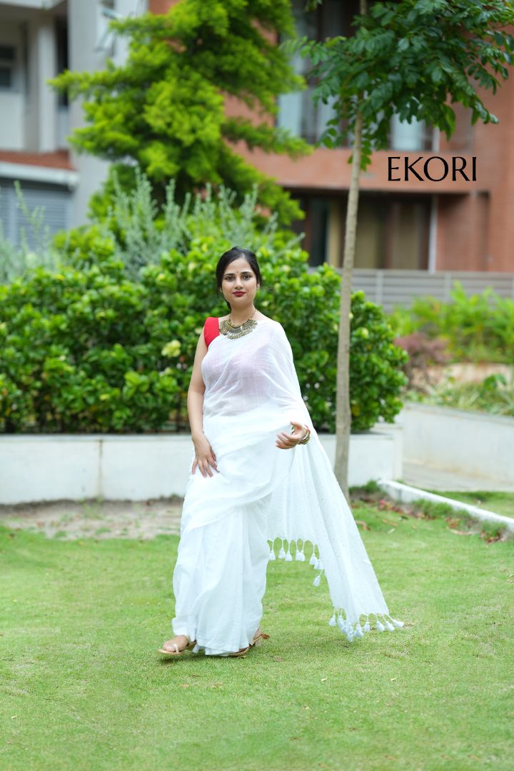 Shimmering Snow (Saree)