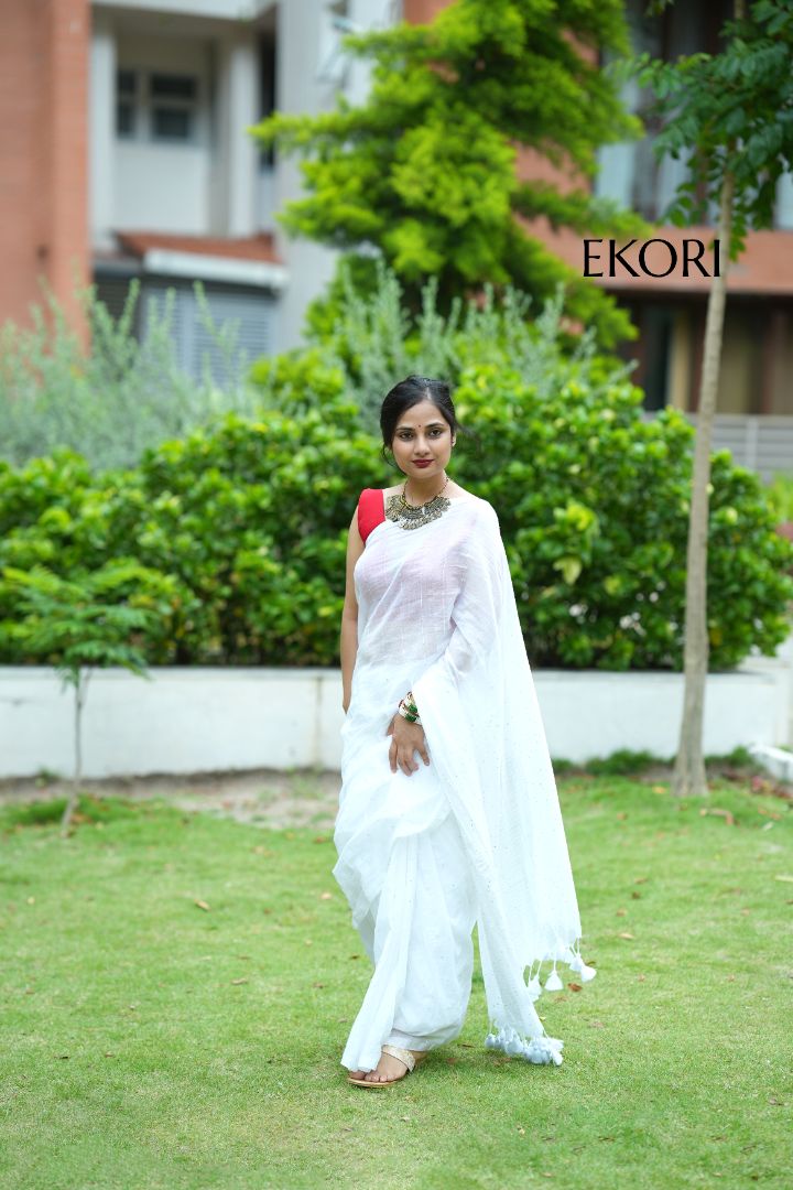 Shimmering Snow (Saree)