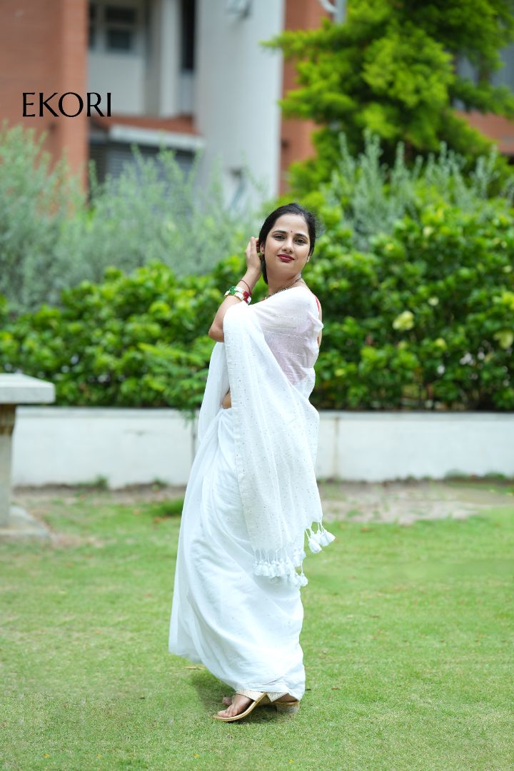 Shimmering Snow (Saree)
