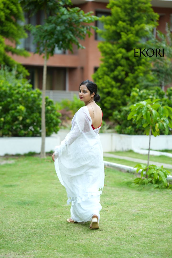 Shimmering Snow (Saree)