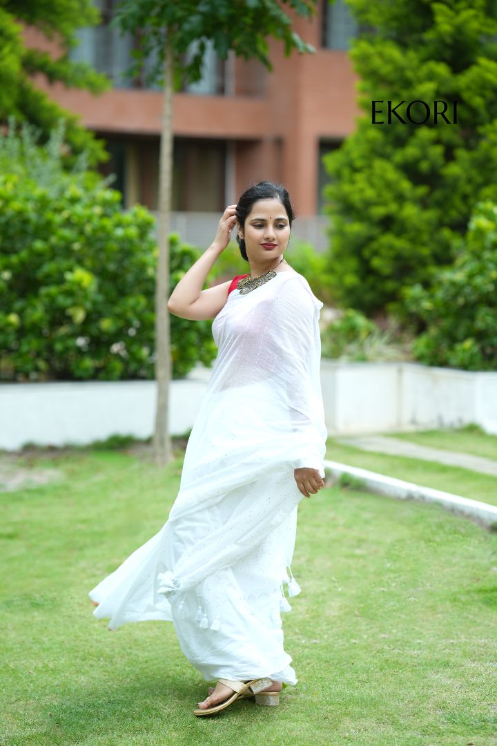 Shimmering Snow (Saree)