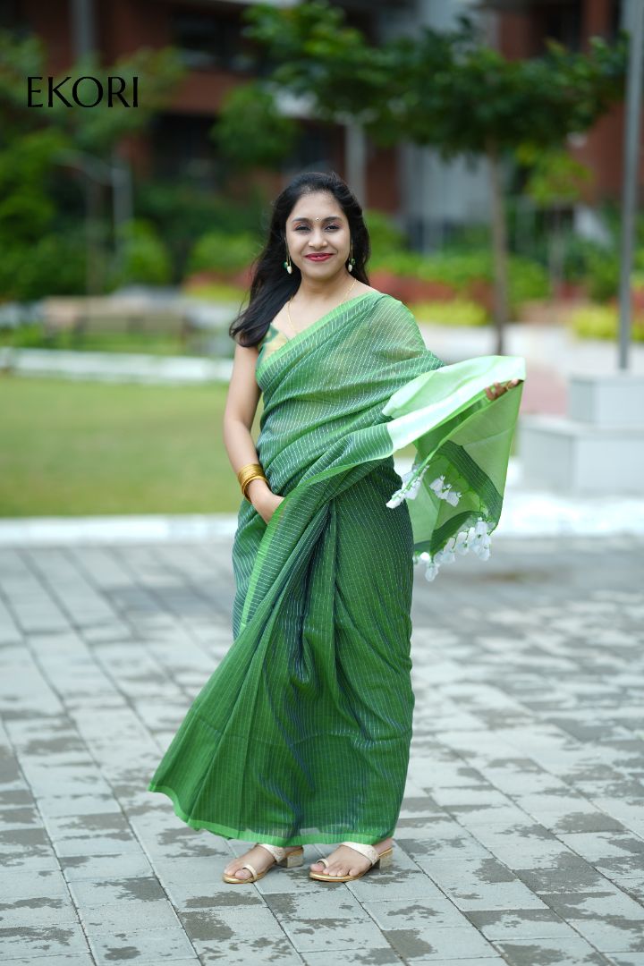Mehendi ki Chamak (Saree)