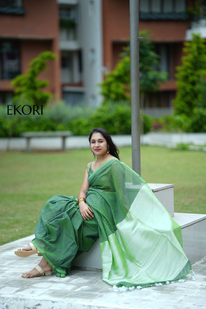 Mehendi ki Chamak (Saree)