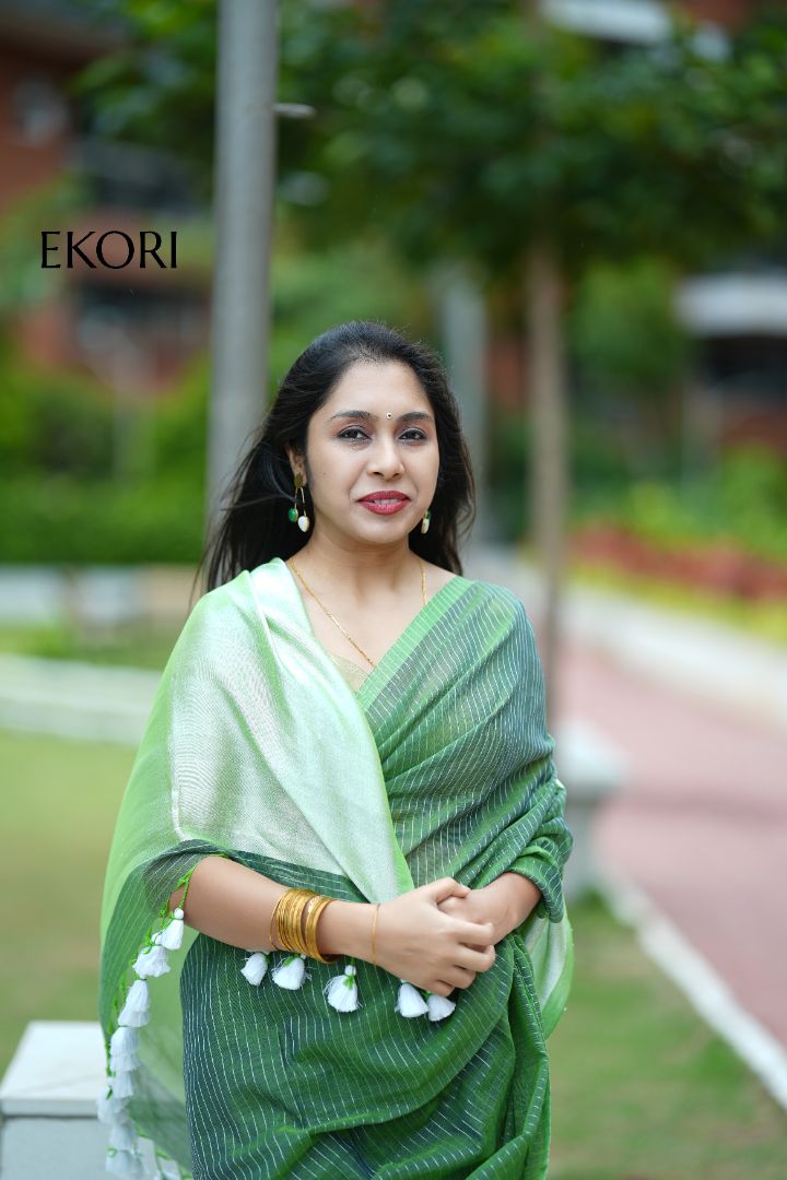 Mehendi ki Chamak (Saree)