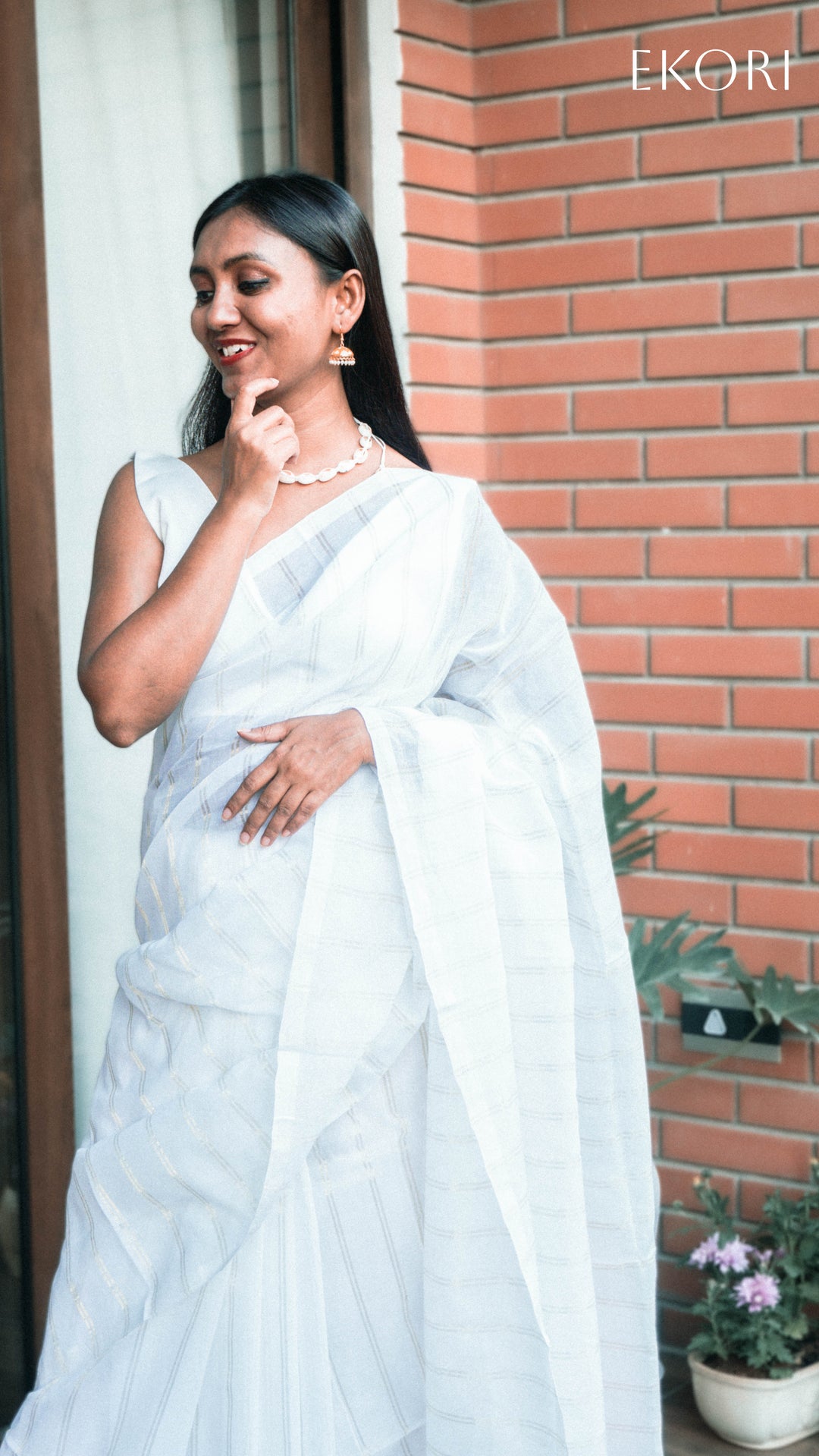 Shimmering Snowfall (Saree)