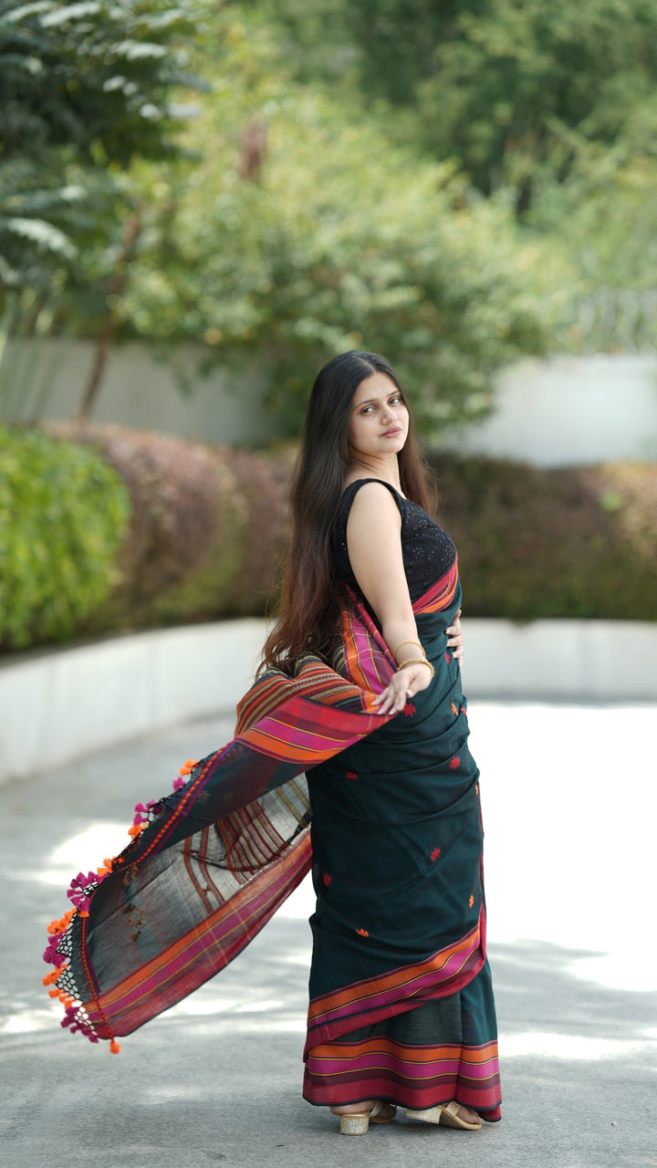 Gulnaar Bujodhi (Saree)