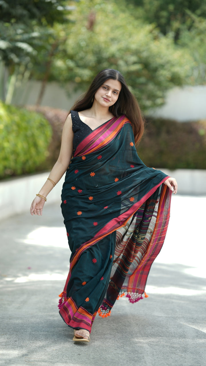 Gulnaar Bujodhi (Saree)