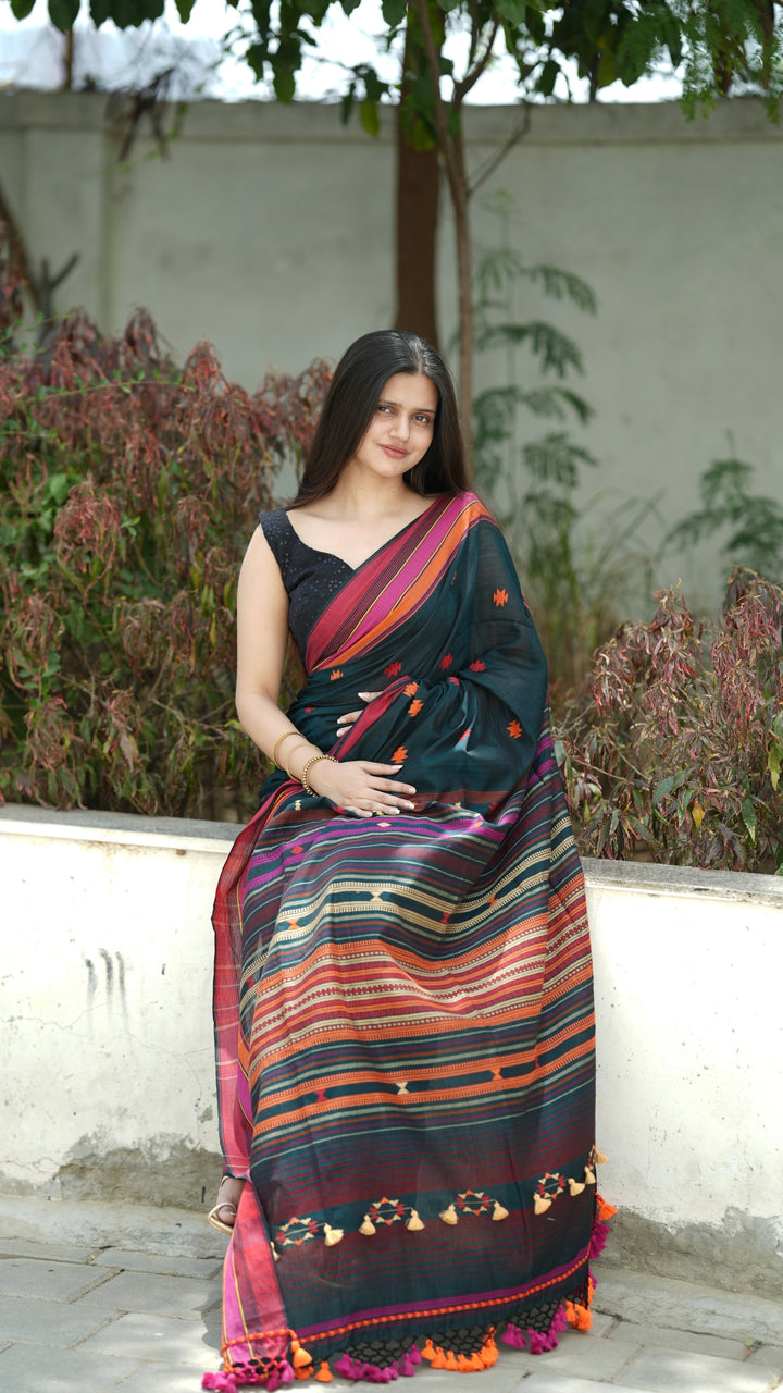 Gulnaar Bujodhi (Saree)