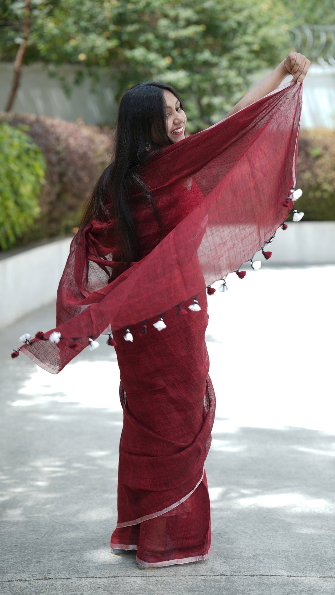 Jashn-e-Gulnar Linen (Saree)