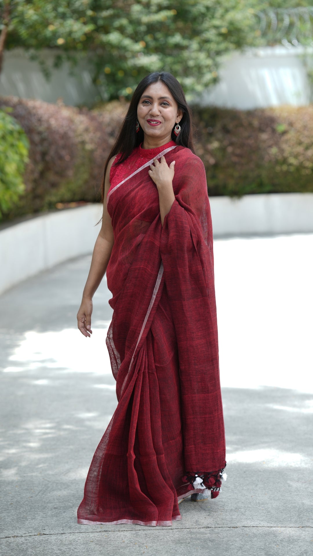 Jashn-e-Gulnar Linen (Saree)