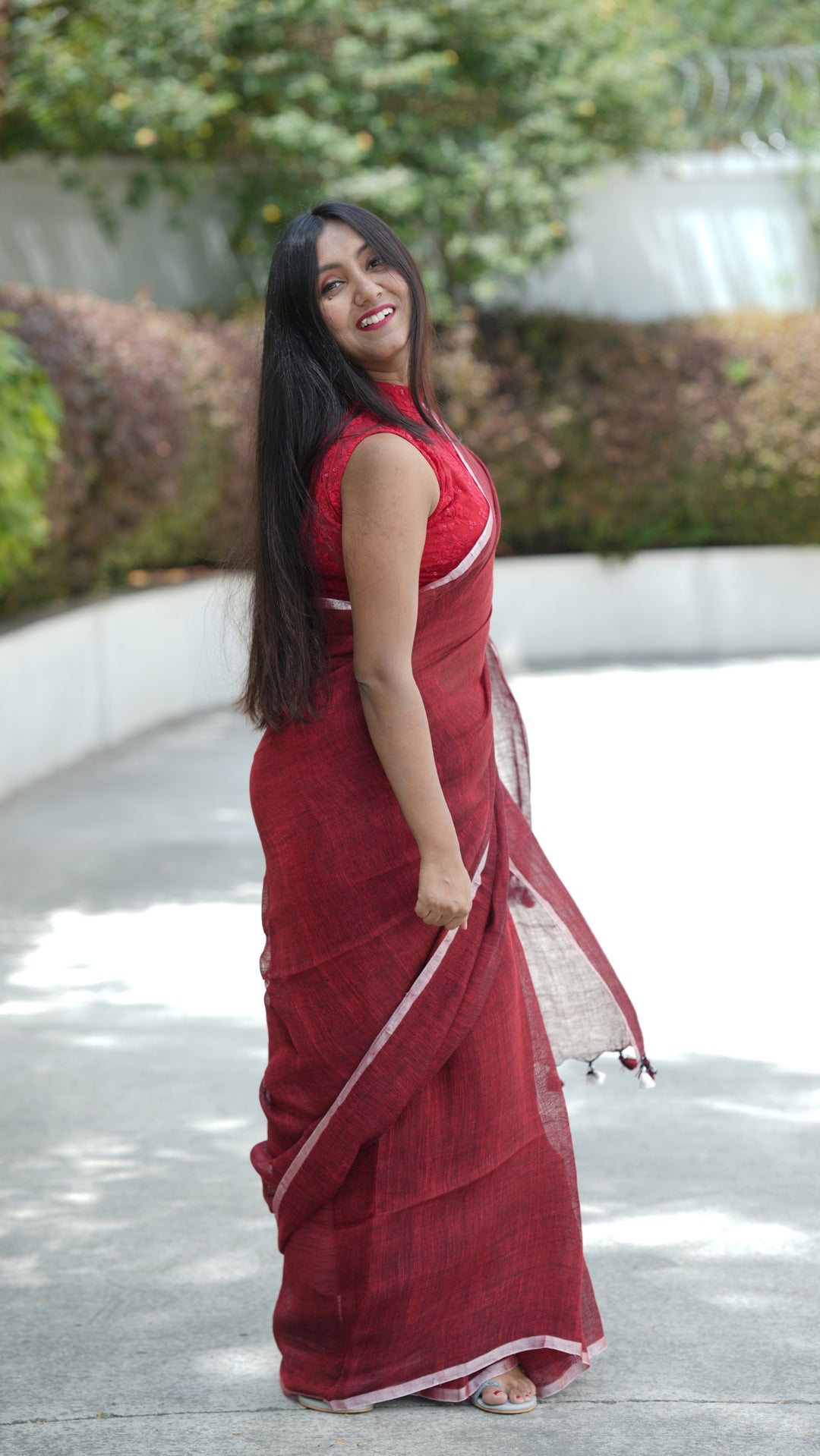 Jashn-e-Gulnar Linen (Saree)