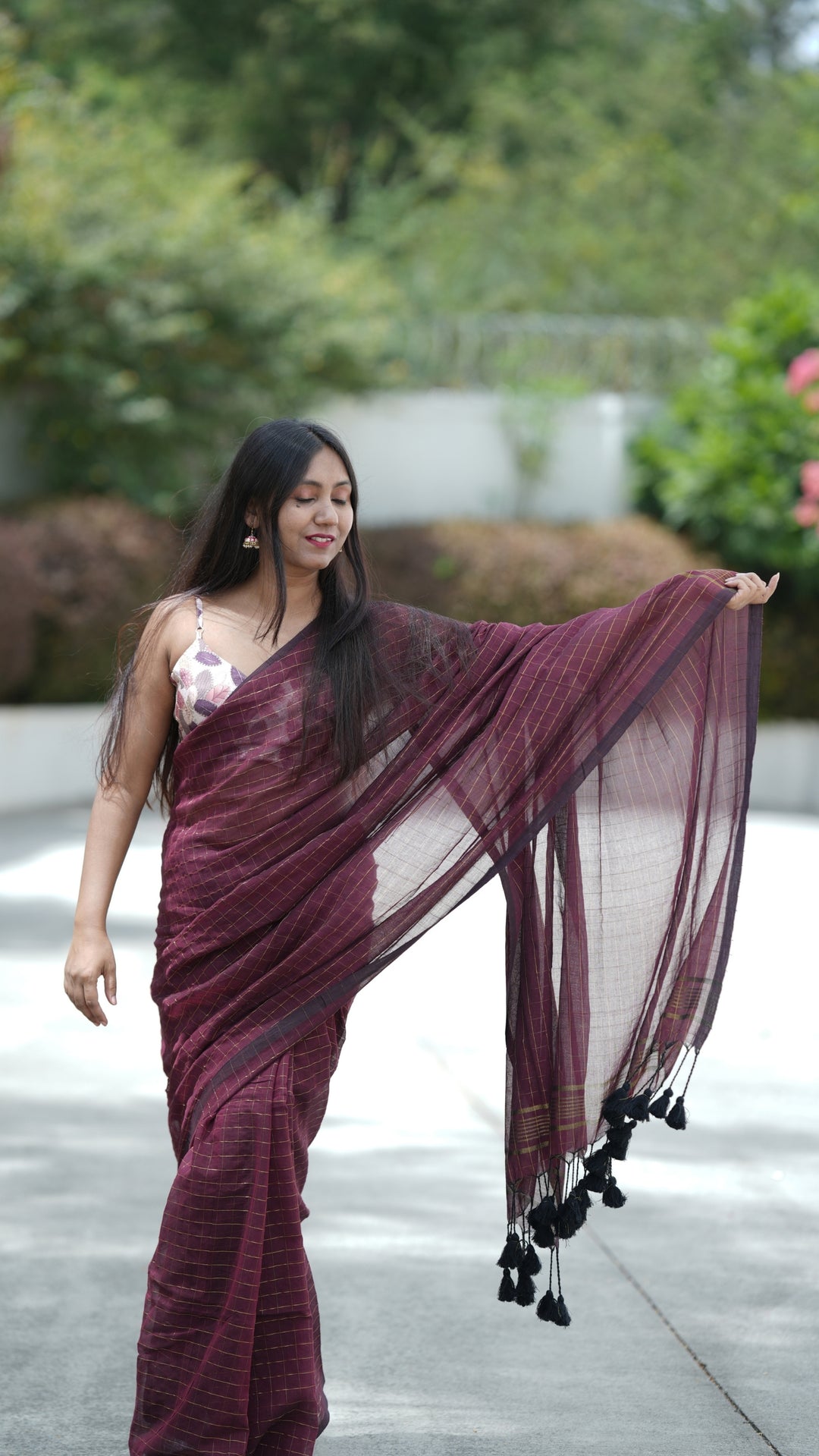 Mehroon Noor (Saree)