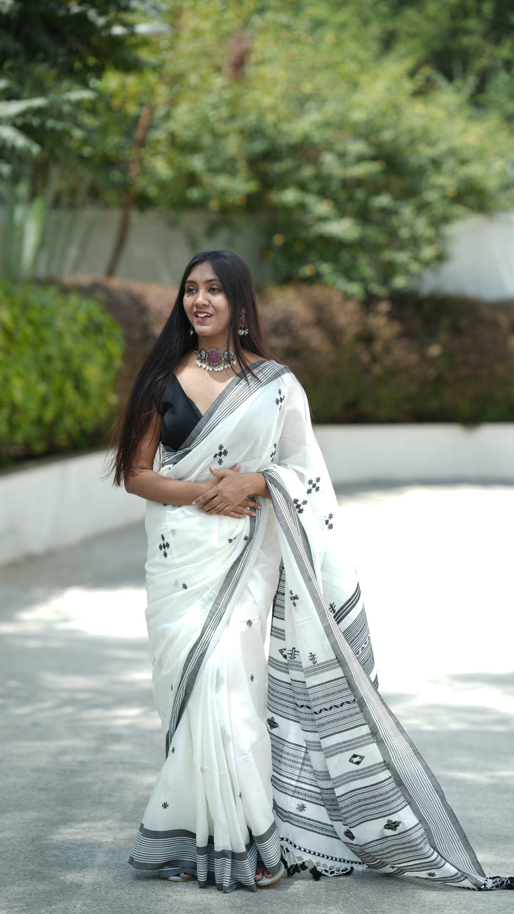 Moti-Kajra Bujodhi (Saree)