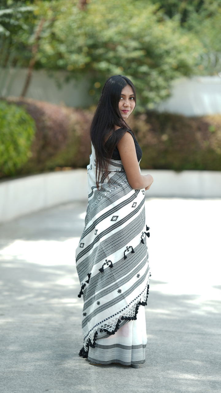 Moti-Kajra Bujodhi (Saree)