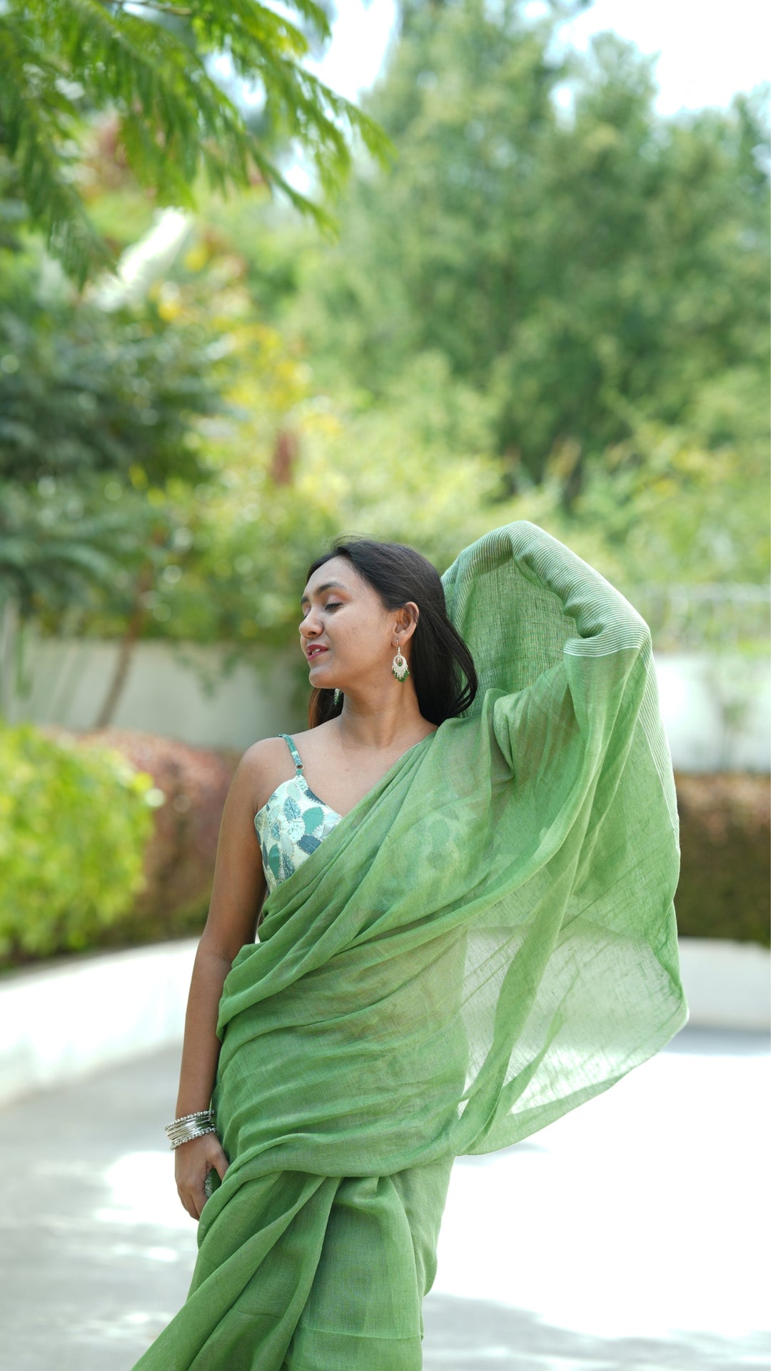 Nargis Hara Linen (Saree)