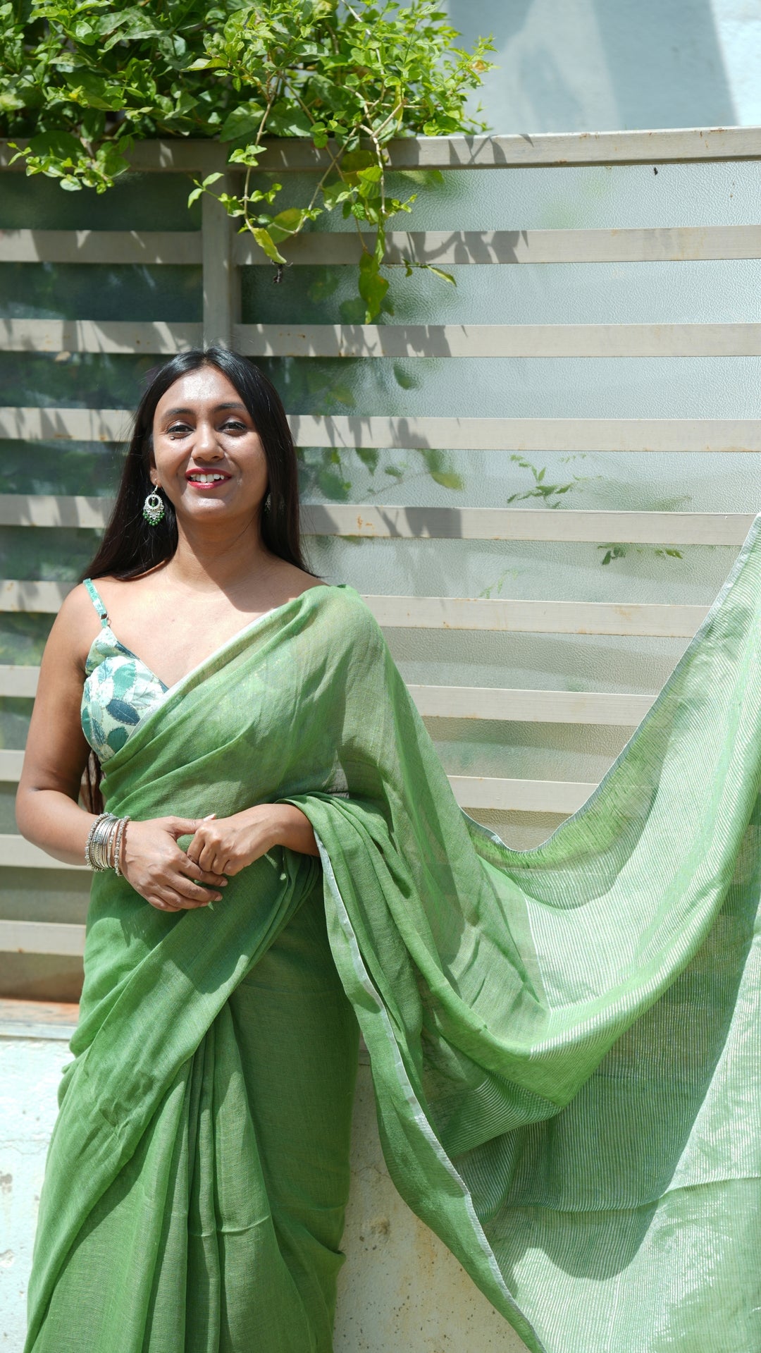Nargis Hara Linen (Saree)