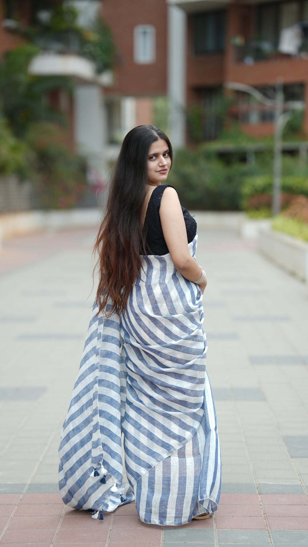 Neel Tara Linen (Saree)