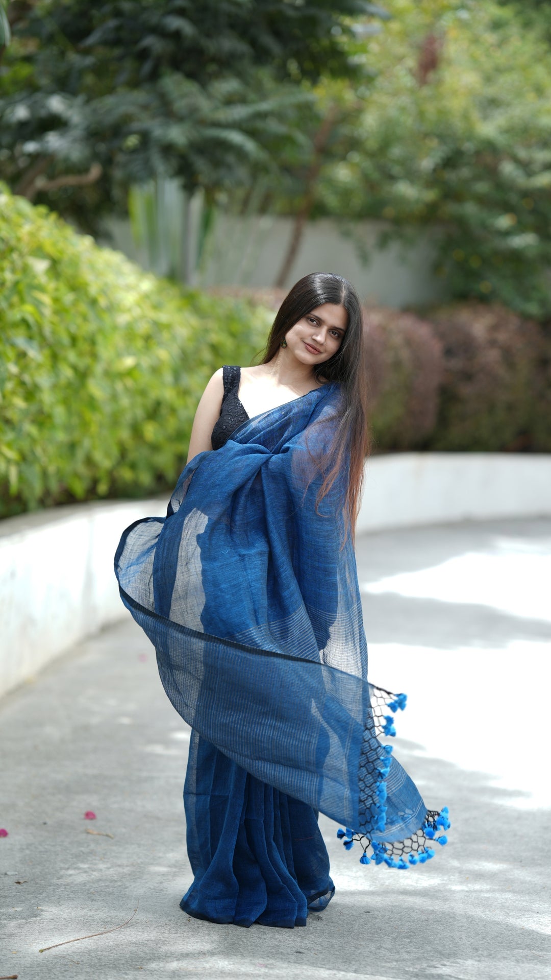 Neelam Linen (Saree)