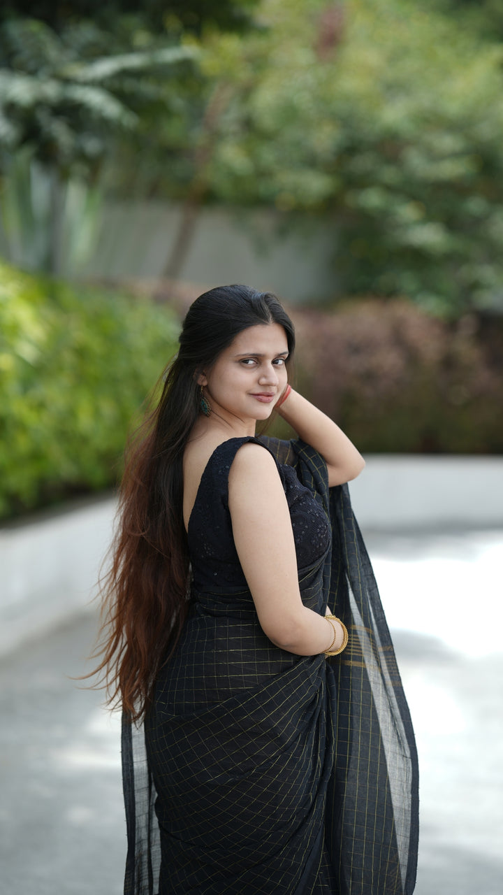 Noir Leher (Saree)