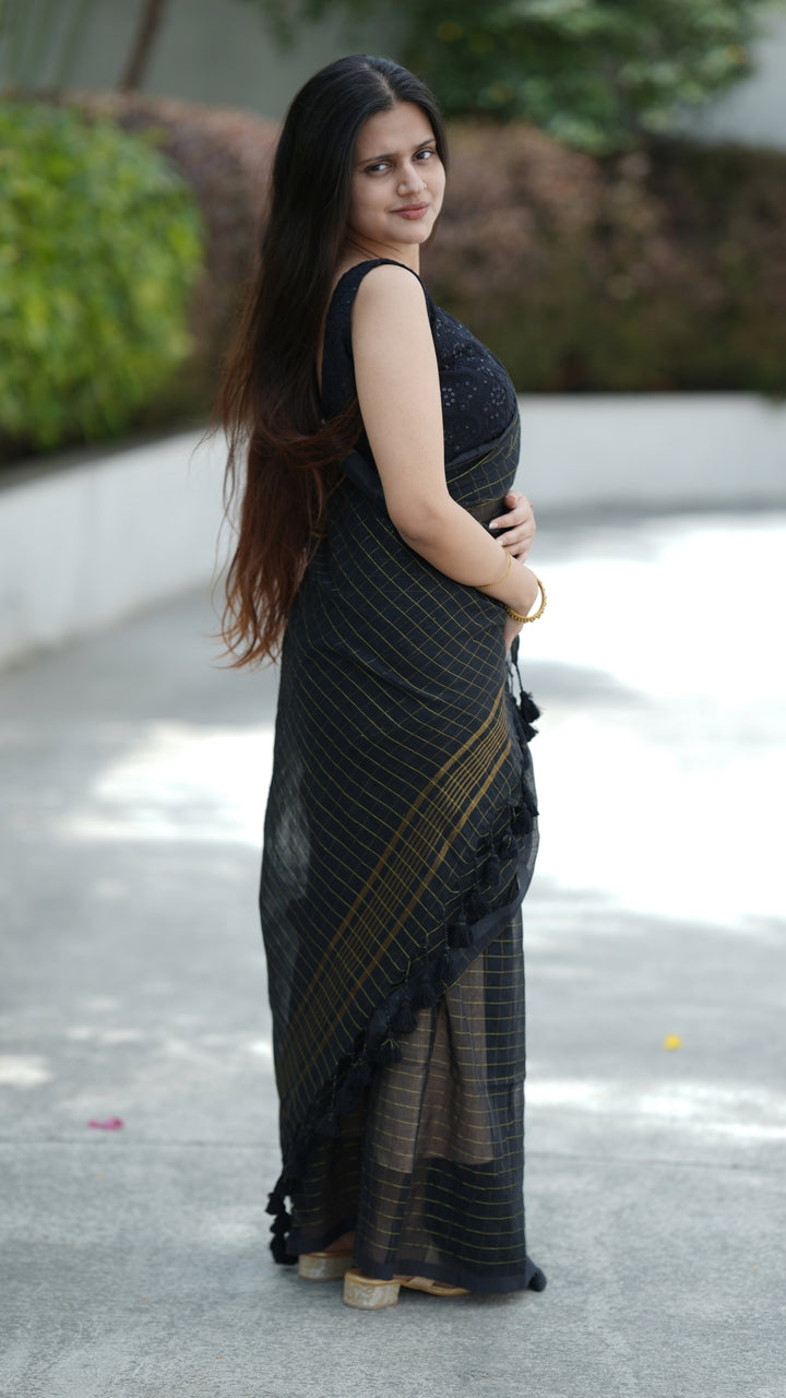 Noir Leher (Saree)