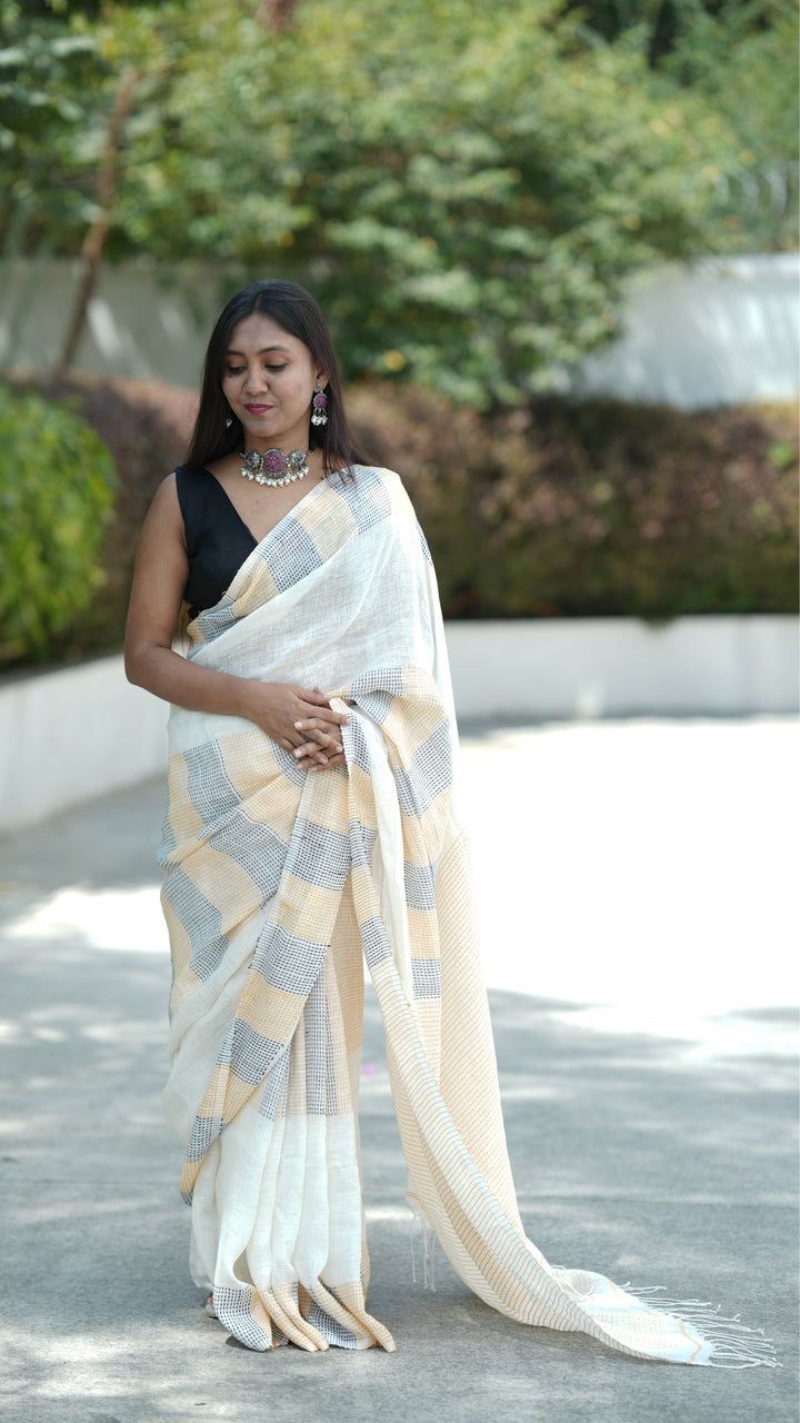 Noor-e-Chandan Linen (Saree)