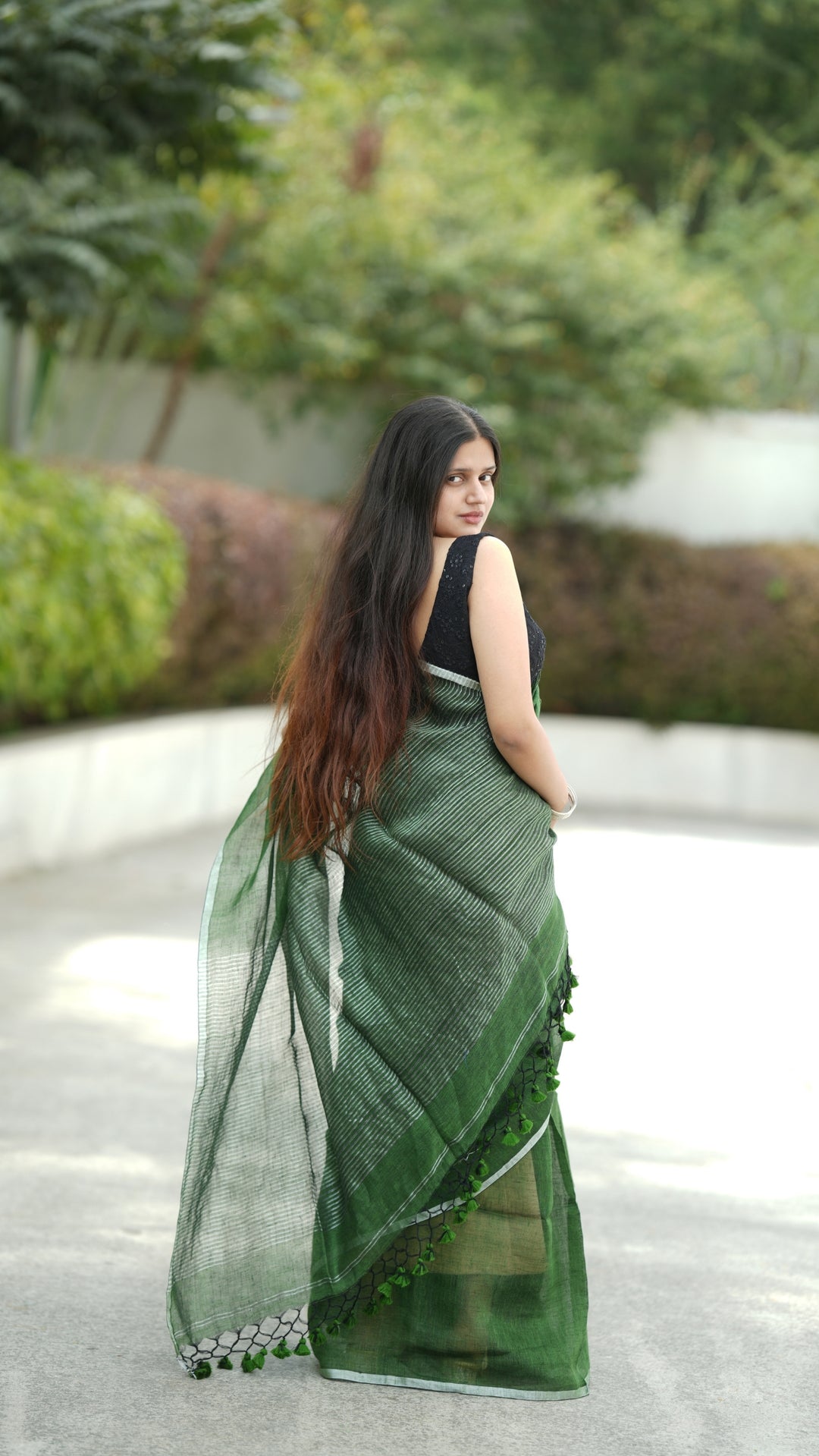 Patta Rang Linen (Saree)