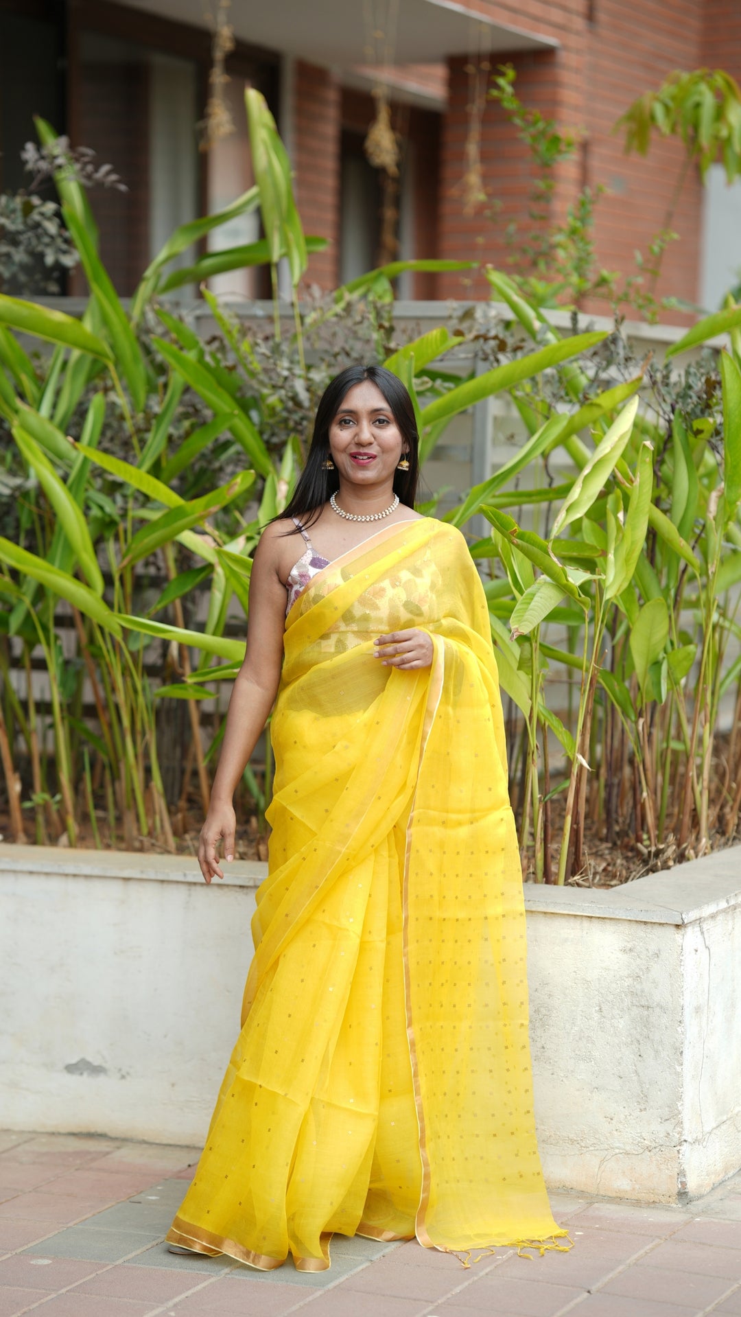 Peeli Aabroo Muslin Silk (Saree)