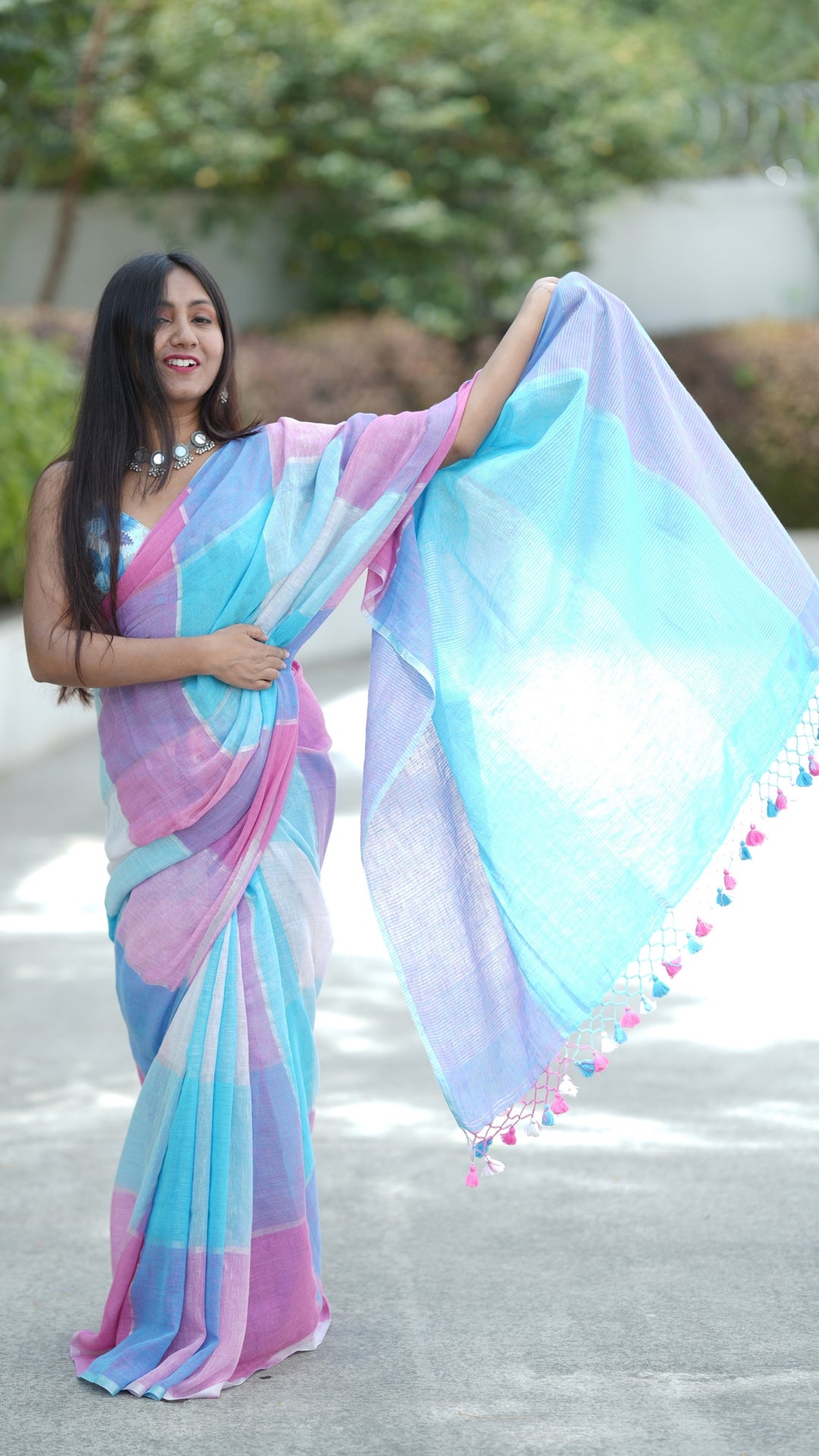Rang Mahal Linen (Saree)
