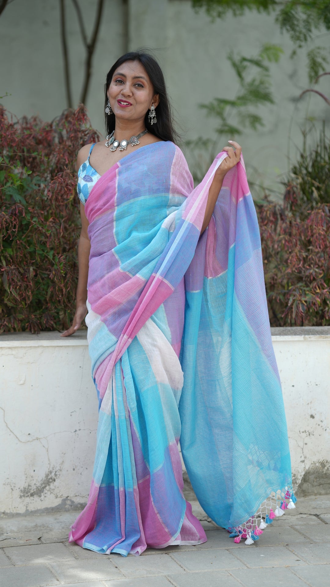 Rang Mahal Linen (Saree)