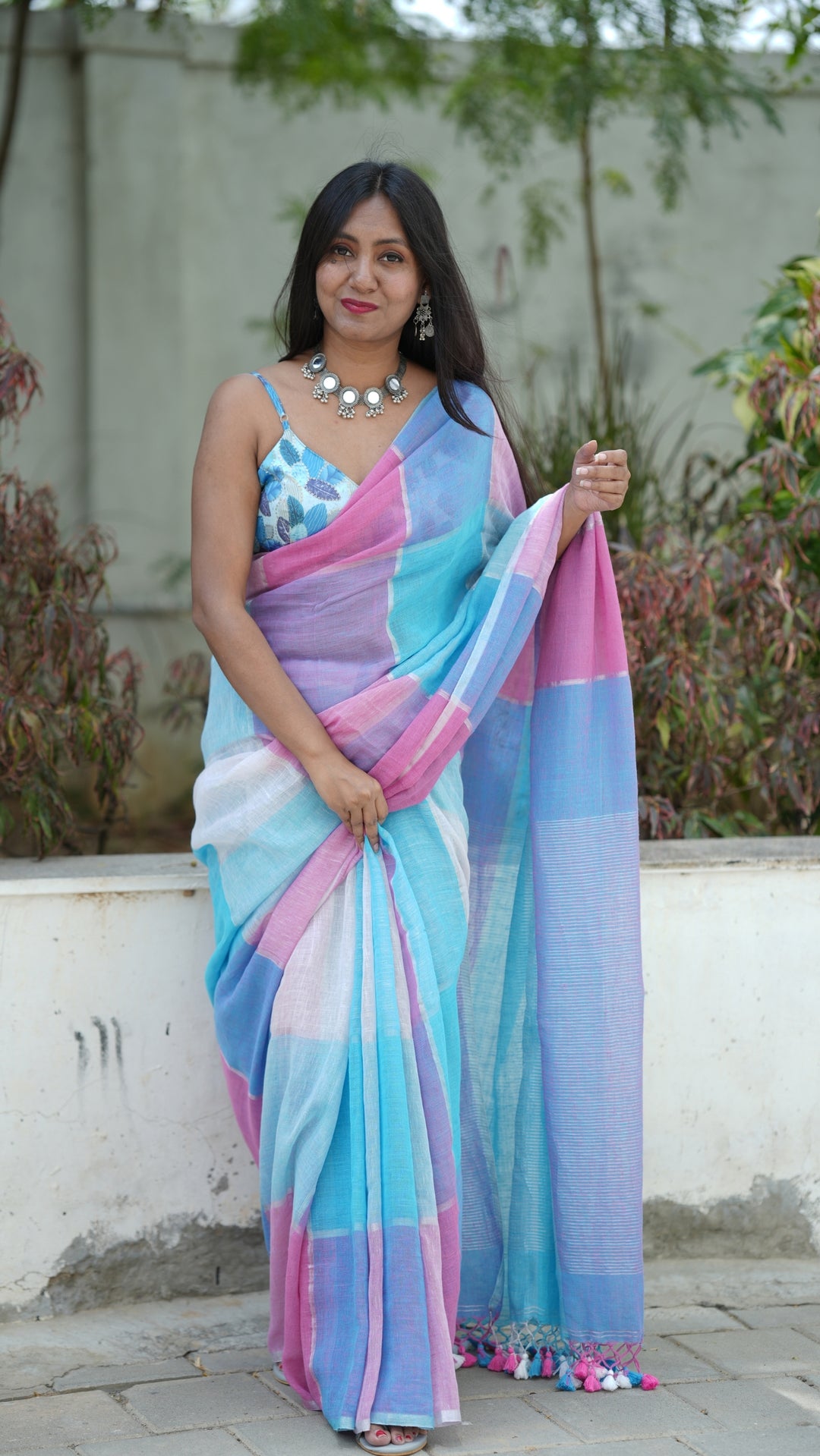 Rang Mahal Linen (Saree)