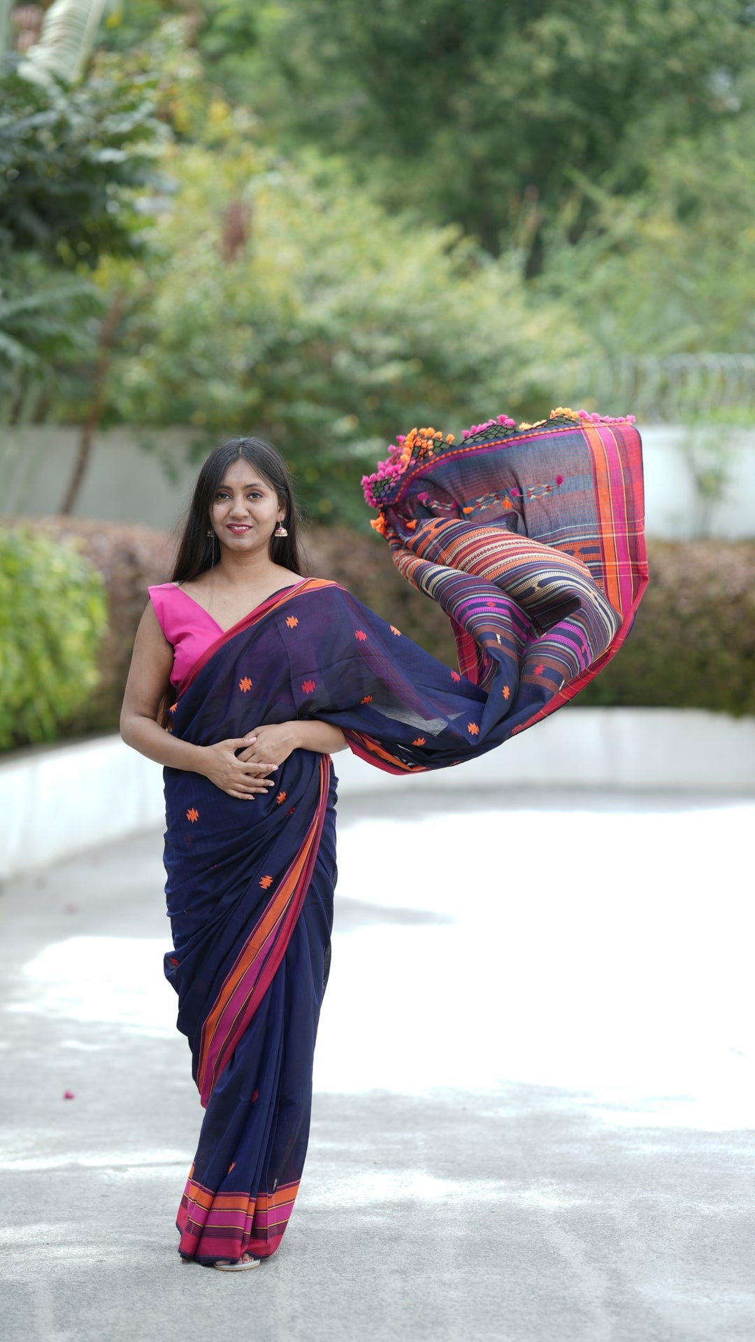 Sharbati Neel Bujodhi (Saree)