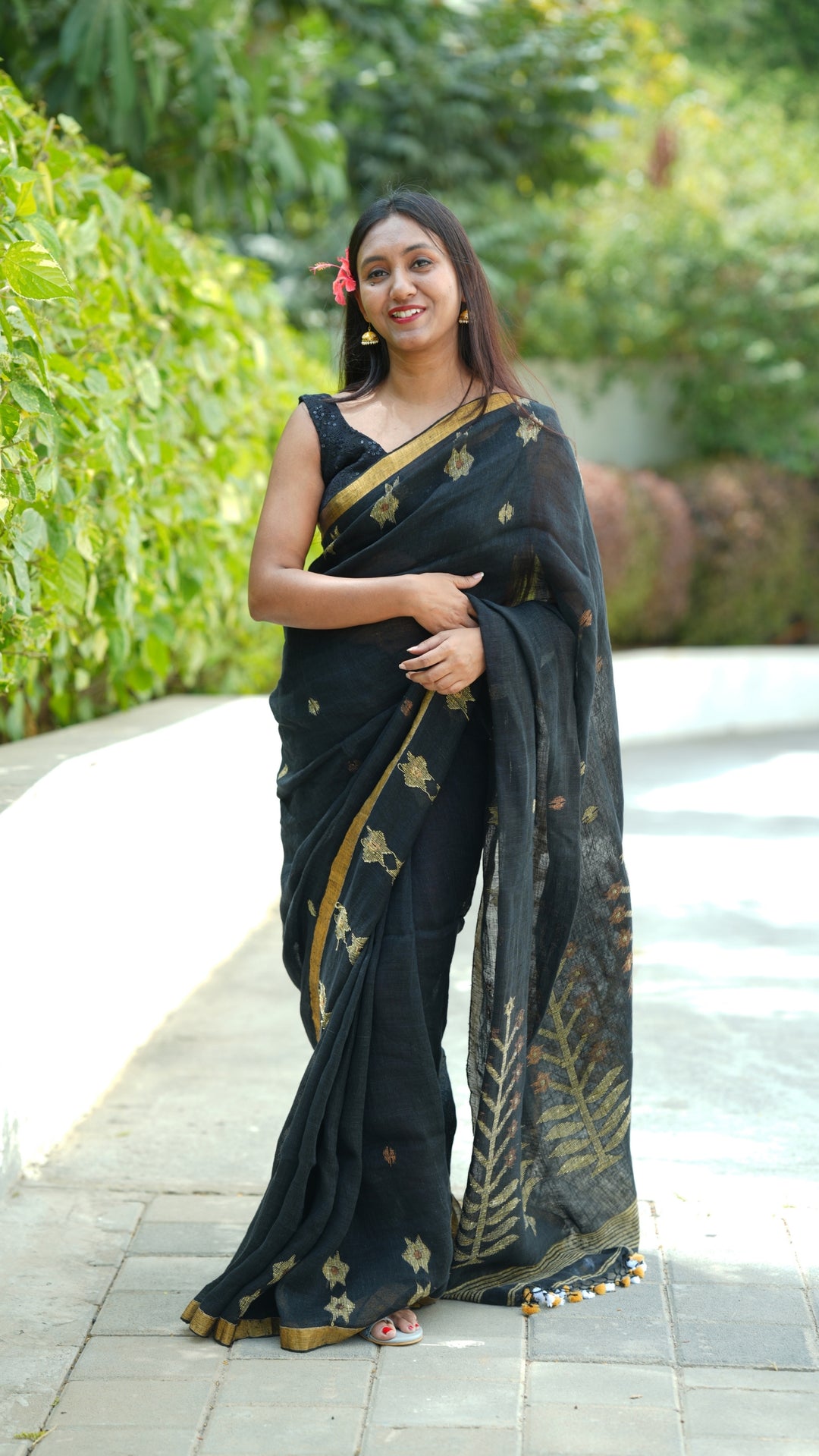 Shondhya Tara Jamdani Linen (Saree)