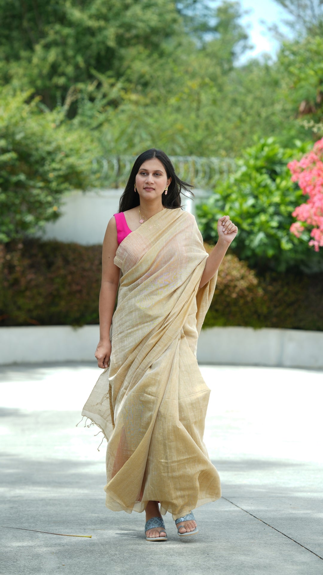 Shwet Swarna Tissue Linen (Saree)