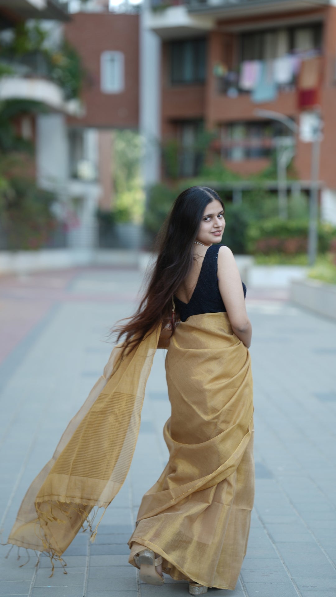 Sona Kesar Tissue Linen (Saree)