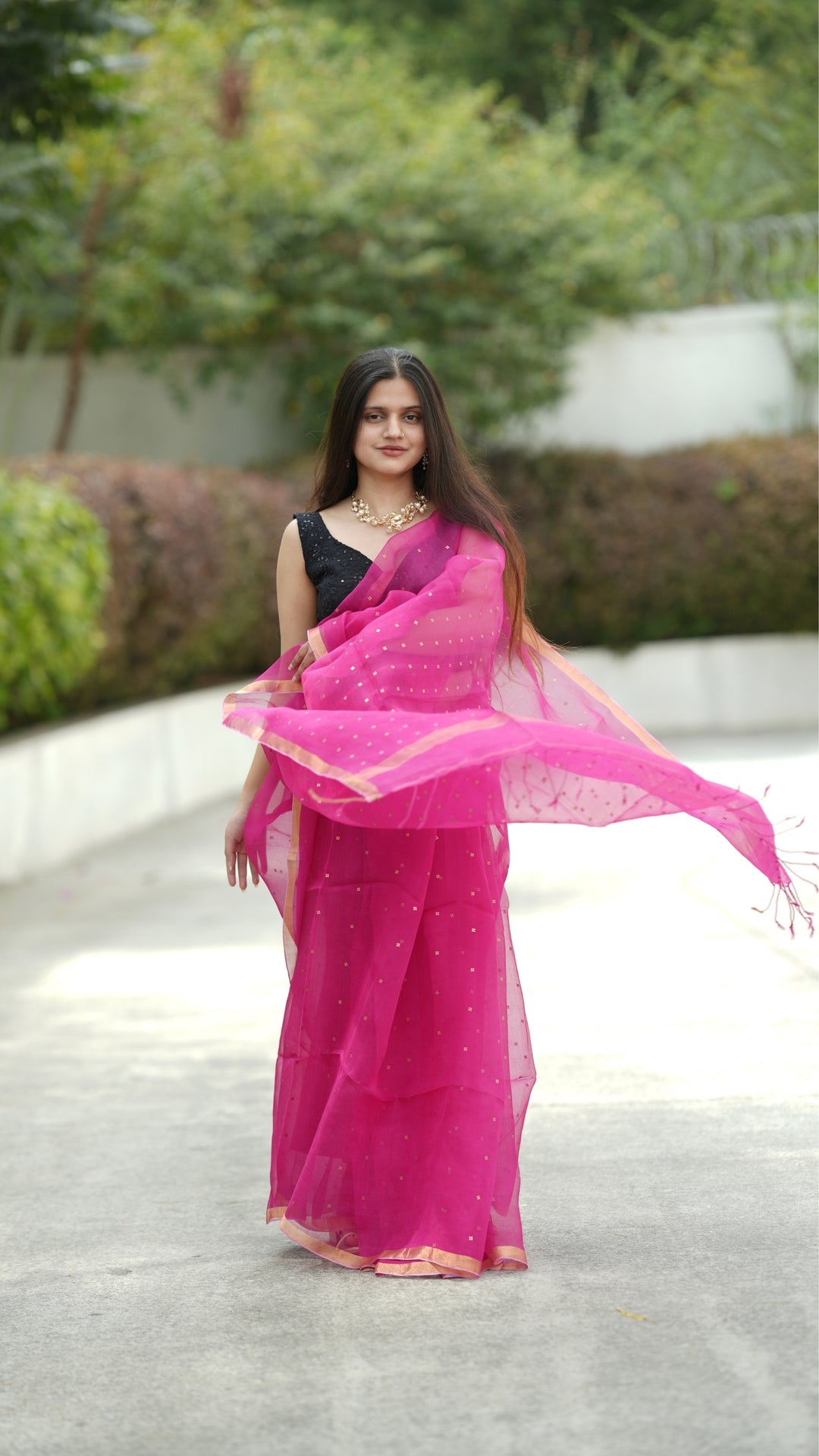Sunehri Gulabi Muslin Silk (Saree)