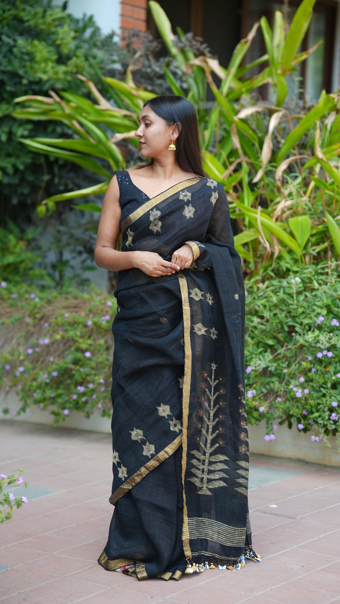 Shondhya Tara Jamdani Linen (Saree)